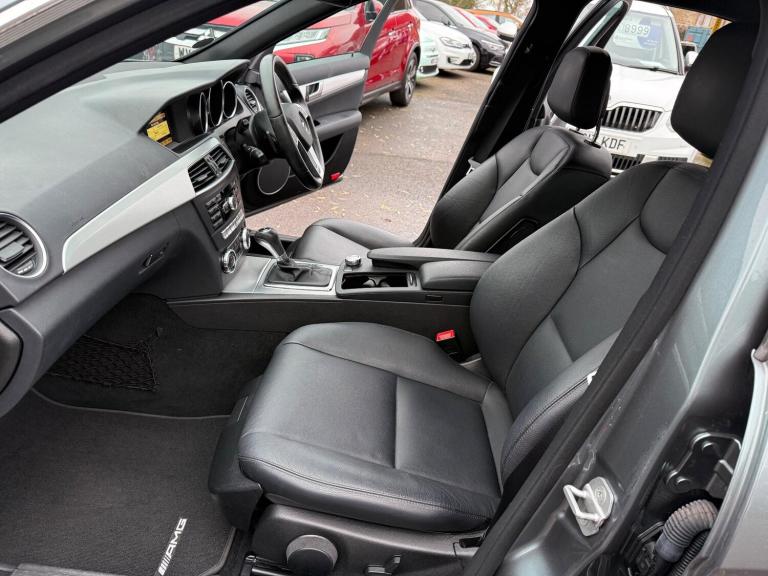 2011 Mercedes-Benz C Class C220 CDI BlueEFFICIENCY Sport 4dr Auto SALOON DIESEL Automatic