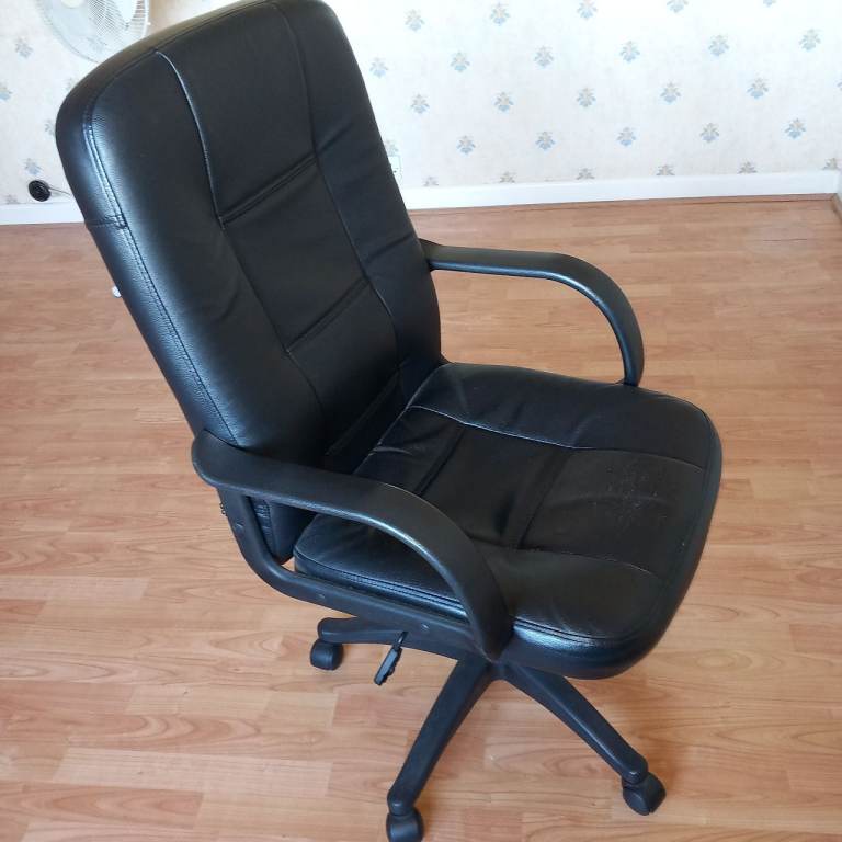 Black Faux Leather Office Chair – Good Condition