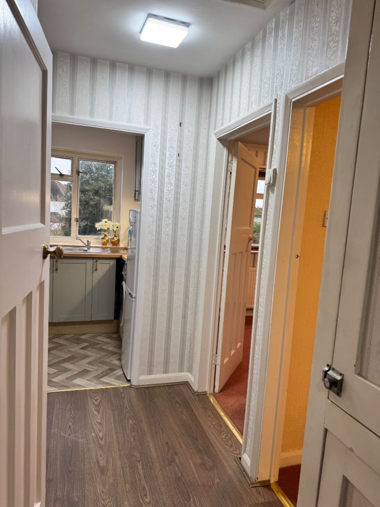 2 bedroom flat in Kingston, KT2 (2-bed)  