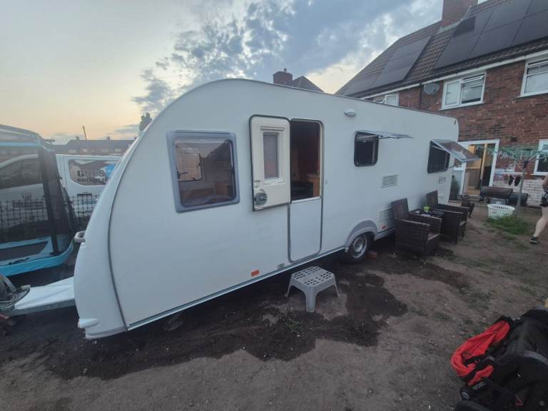 6 berth fixed bed caravan 