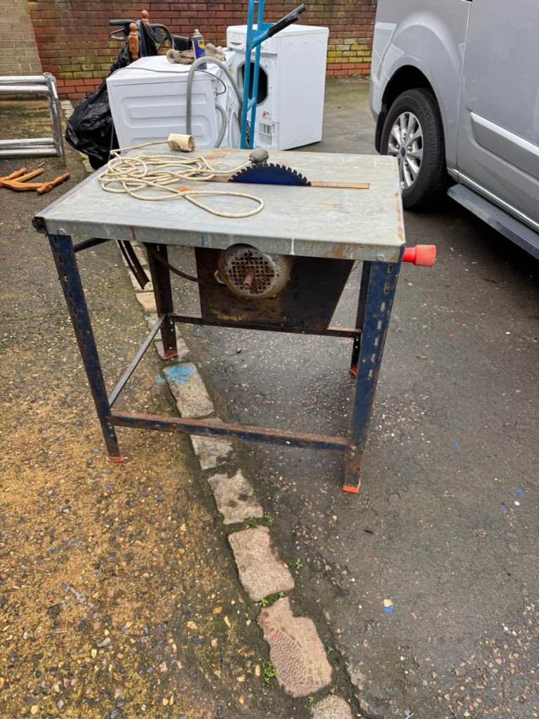 Electric table saw