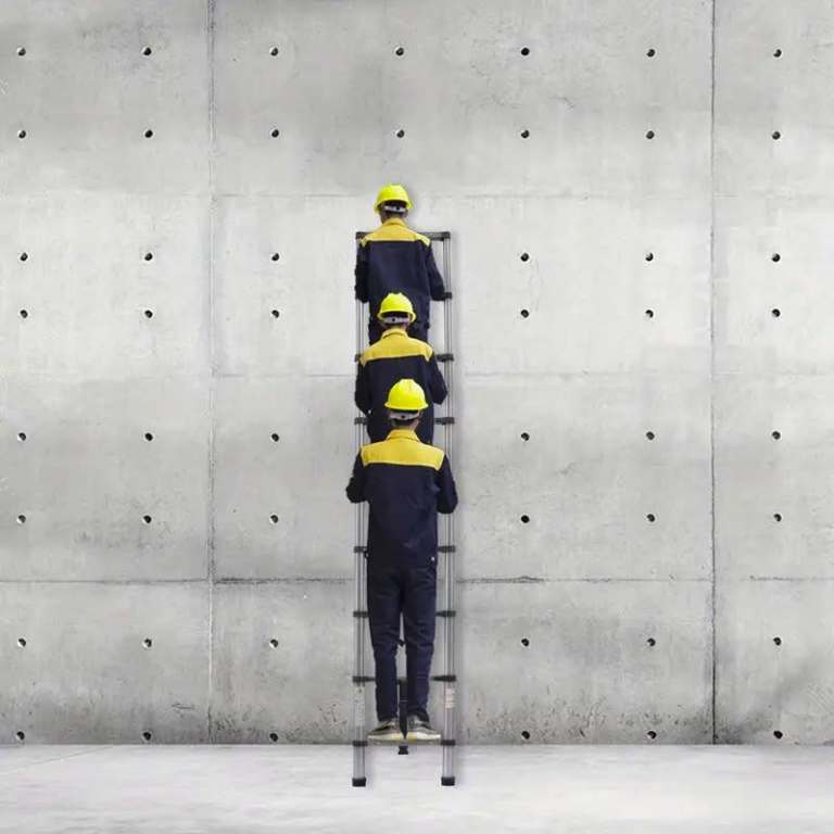 2.6M (8.5ft) Telescopic Steel/Aluminium Ladder - Used Like New - £55