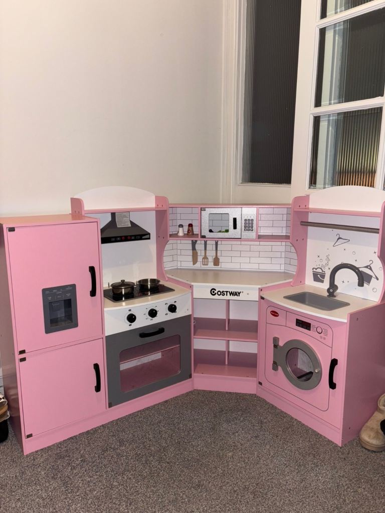 Wooden corner play kitchen with sounds & lights 