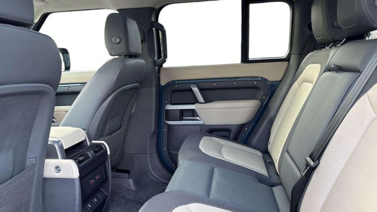 2023 Land Rover Defender 3.0 D250 X-Dynamic SE 110 5dr Auto SUV Diesel Automatic