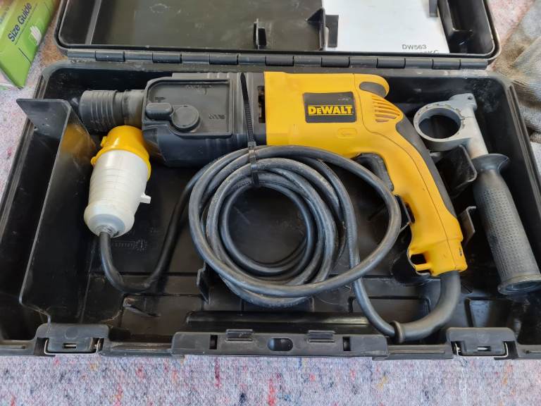 DEWALT 110V Rotary Hammer Drill 566L-XW