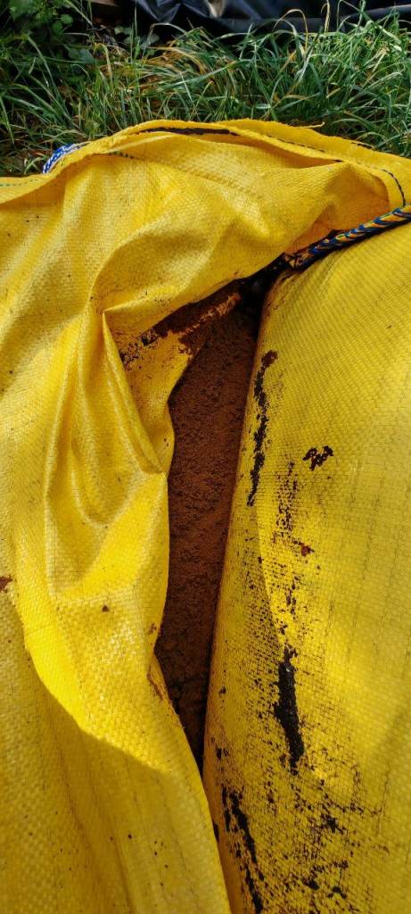 Jumbo bag (800 to 850kg) 20mm ballast and 1.4 tonne building sand