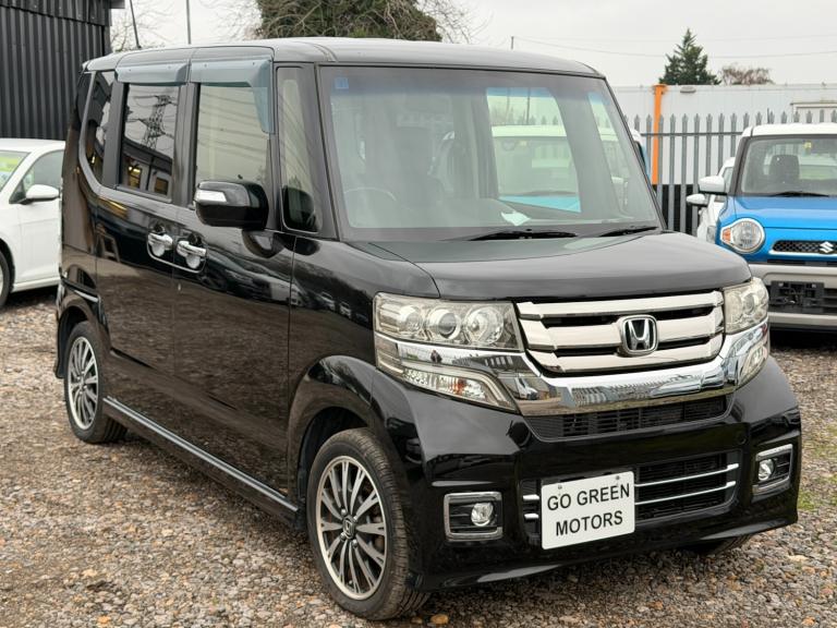 2015 Honda N BOX CUSTOM 650cc G Turbo Leather, Reverse Camera, Keyless, Apple CarPlay, fresh Impo...