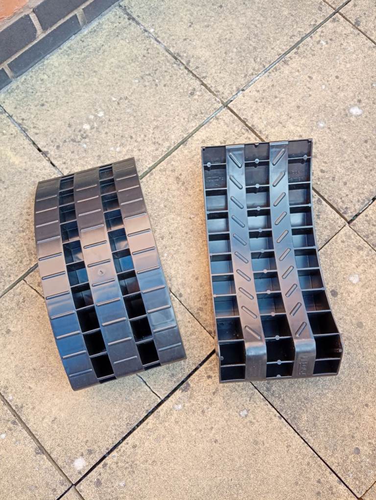 Campervan leveling ramps