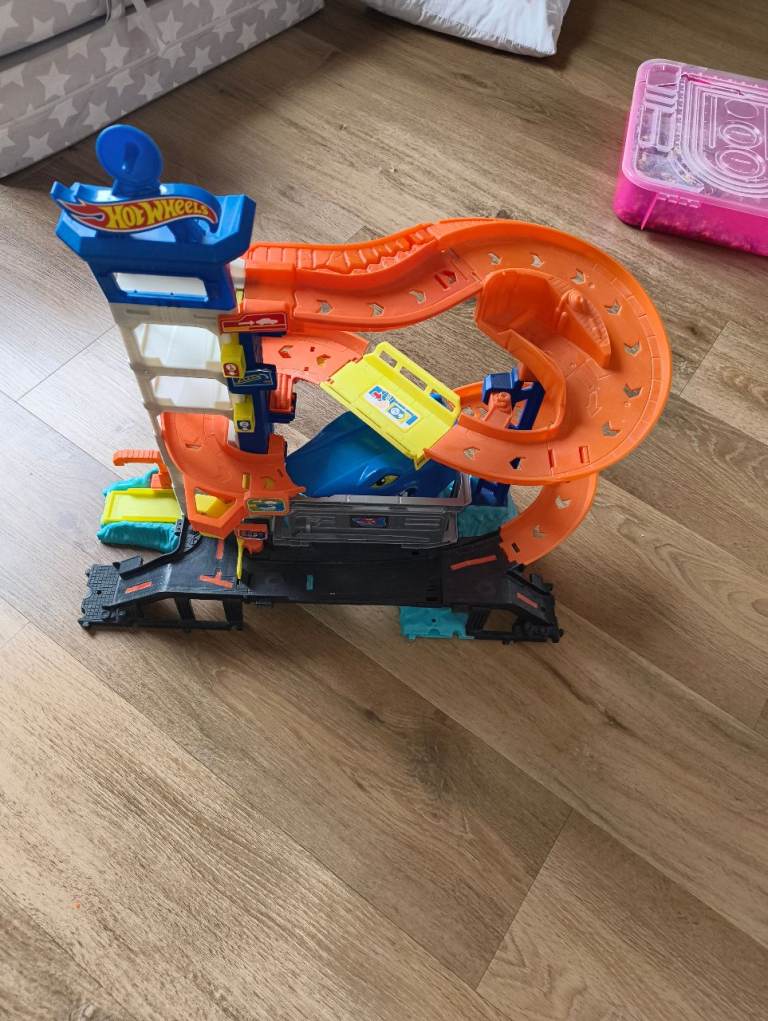 🦈 Hot Wheels City Ultimate Garage with Robo Shark | Good Used Condition | Collection Only