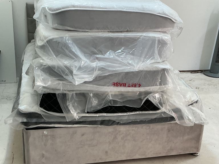 4 single mattresses +one double mattress +double bed
