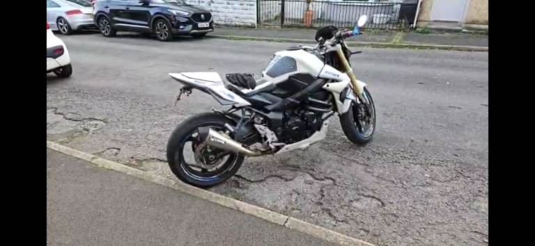 Suzuki, GSR, 2014, 749 (cc)