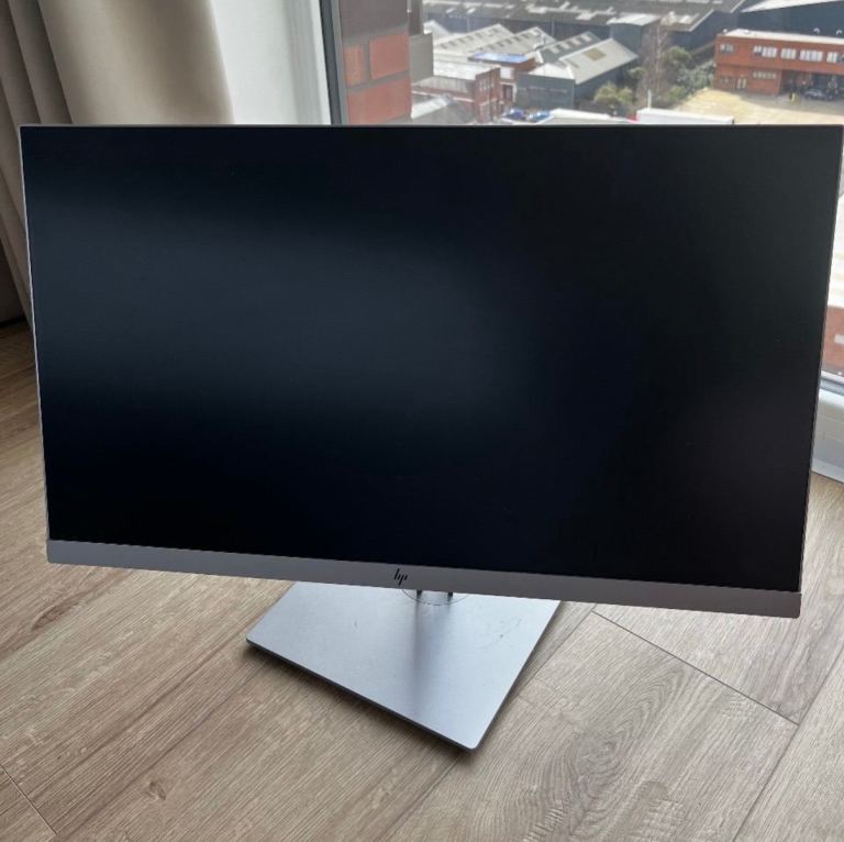 HP EliteDisplay E243 23.8-inch IPS Monitor - Excellent Condition