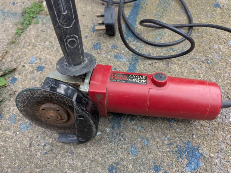 POWER DEVIL 240V 580W ANGLE GRINDER IN GOOD WORKING ORDER + CAN BE SEEN WORKING