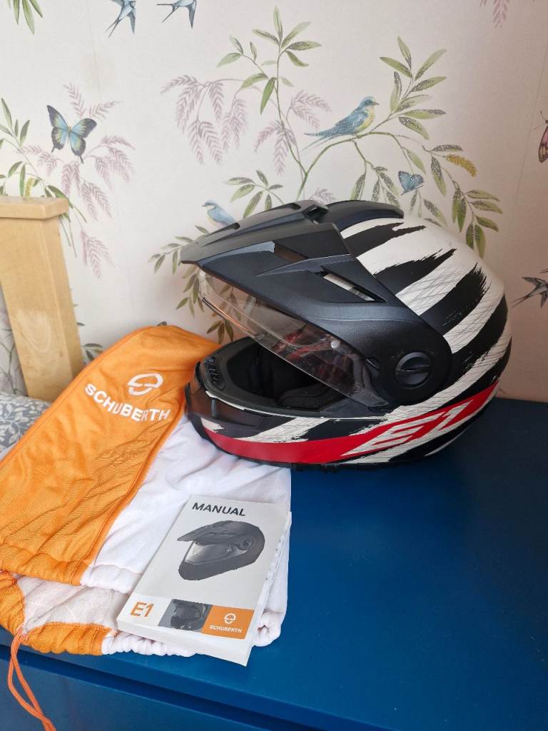 Schuberth E1 motorbike helmet 