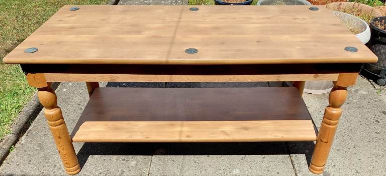 Solid Pine Coffee Table with Shelf – Good Condition