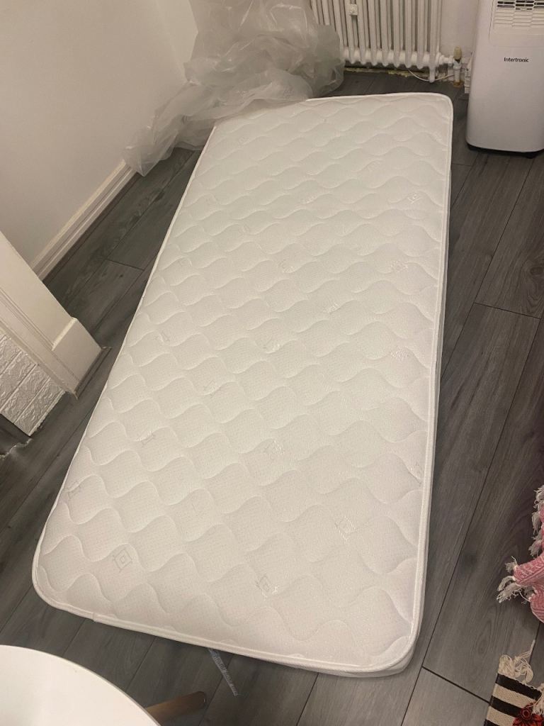 Brand New Single Mattress – Memory Foam & Sprung – The Sleep People – Never been used