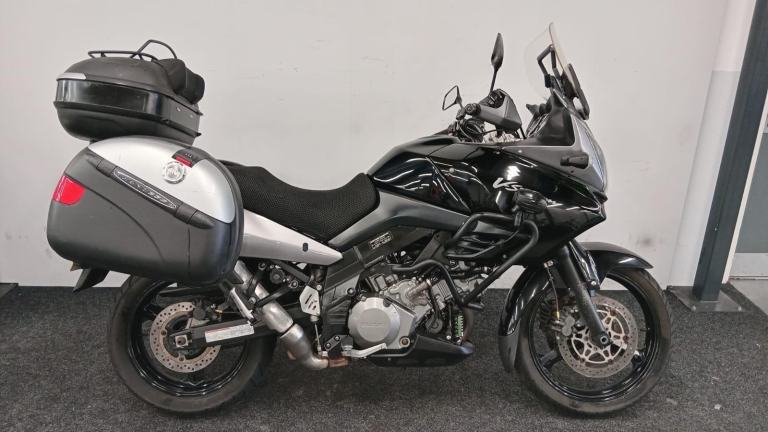 SUZUKI DL1000 ** MOT AUGUST 2026 - FULL LUGGAGE - ENGINE BARS **