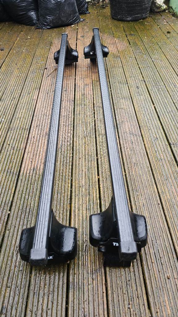 Thule Evo Square Bars and fixing kit for 10th-generation Honda Civic 