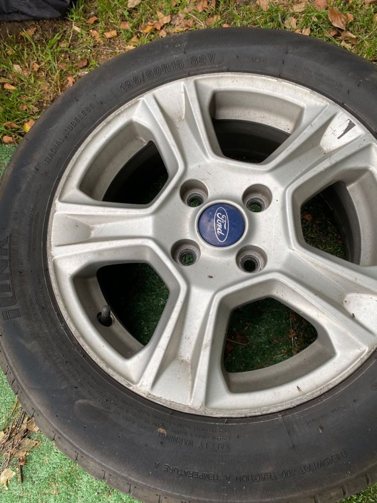 Ford transit courier mk 1 , 15 inch alloy wheel good tyre