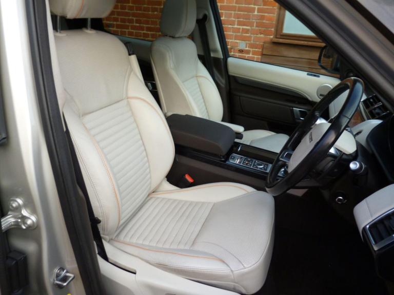 2017 Land Rover Discovery 3.0 TD V6 HSE Auto 4WD Euro 6 (s/s) 5dr ESTATE Diesel Automatic