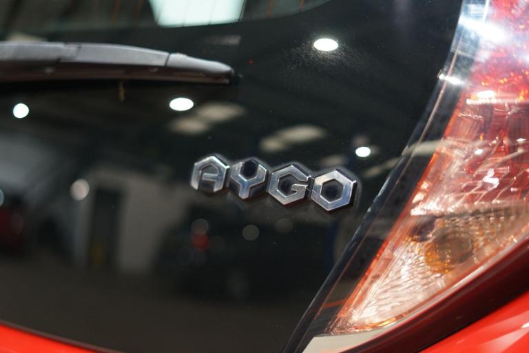 2015 Toyota AYGO 1.0 VVT-i x-play Euro 5 5dr Euro 5 HATCHBACK Petrol Manual