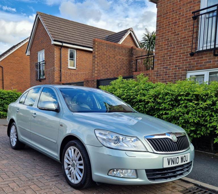 Skoda, OCTAVIA, Hatchback, 2010, Semi-Auto, 1968 (cc), 5 doors