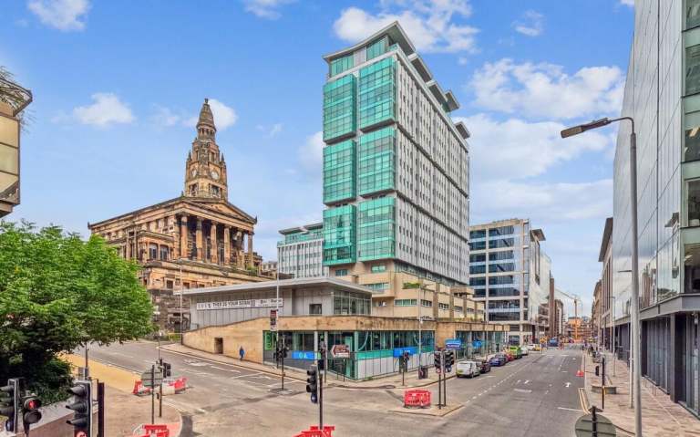 2 bedroom flat in Bothwell St, City Centre, Glasgow, G2 7EA