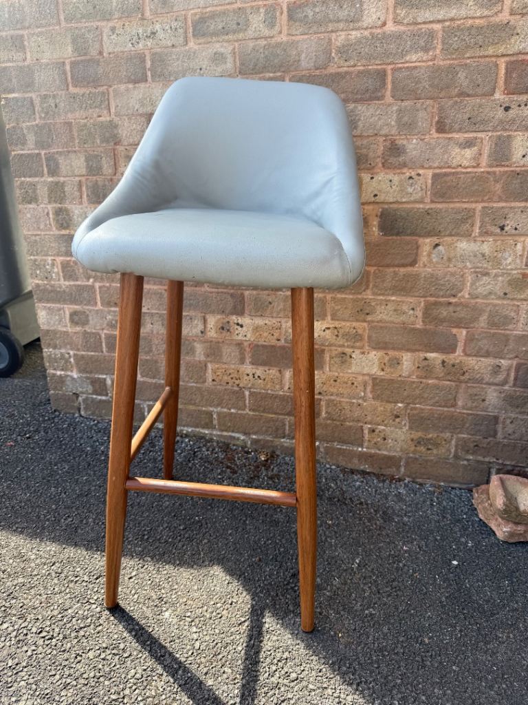 Bar/breakfast bar stool