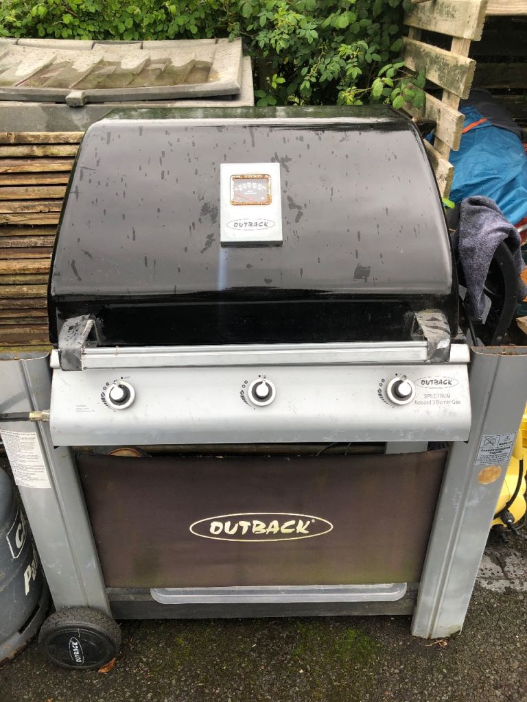 Outback 3 burner gas barbeque c/w full gas.