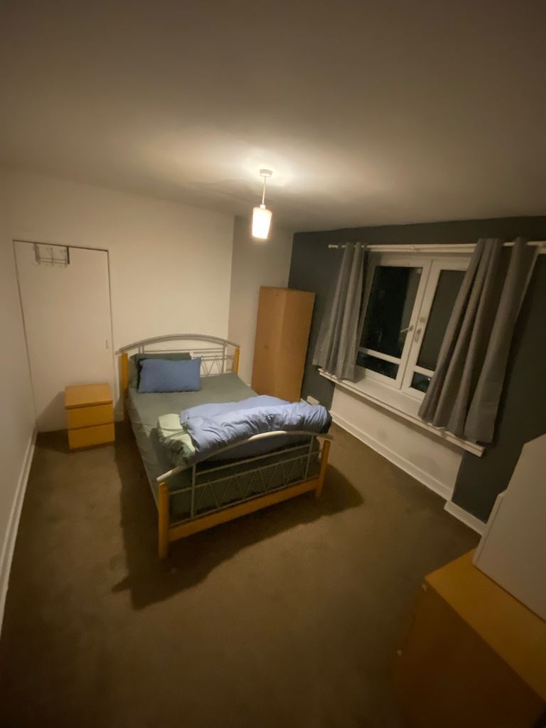2 double bedroom flat - Urquhart Street 