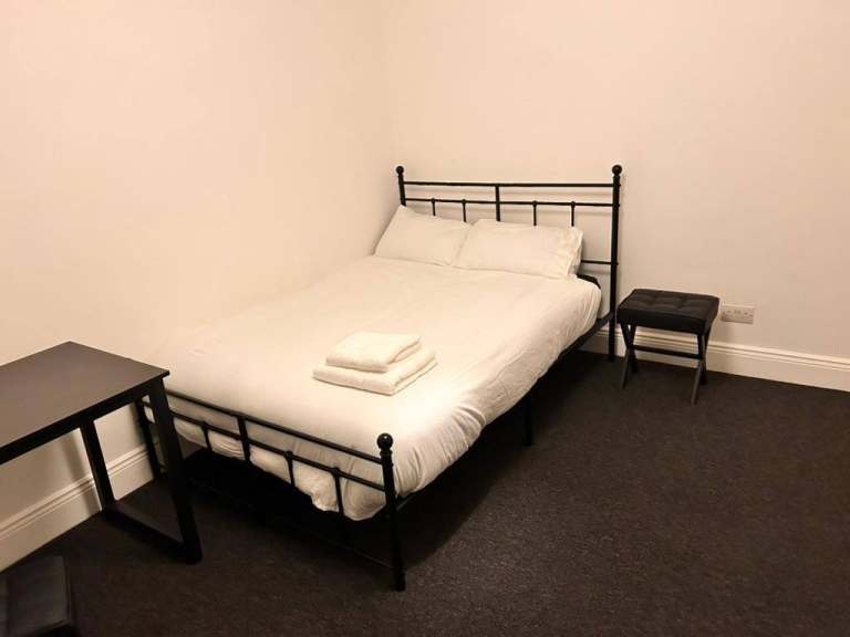 Large room, furnished Double room: Shirehampton, Bristol