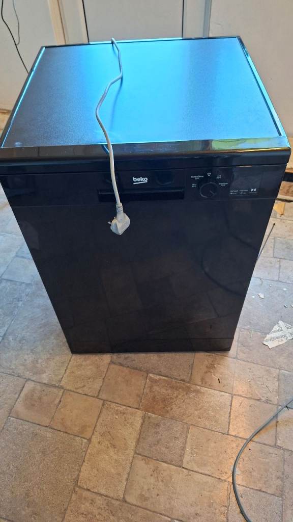 Beko Black Dishwasher – Good Condition