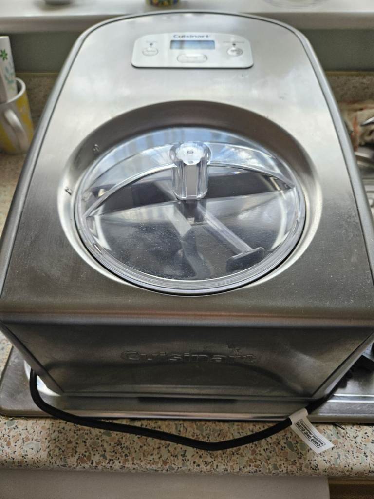 Cuisinart ice cream and glato maker