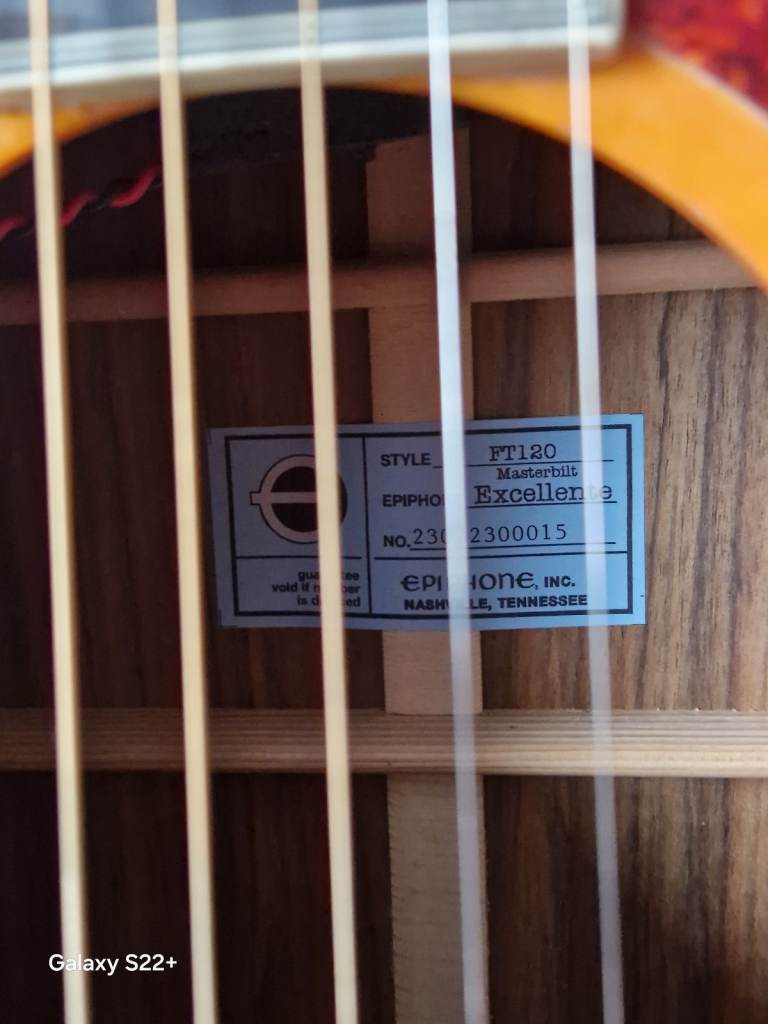 Epiphone excellente electro acoustic guitar 