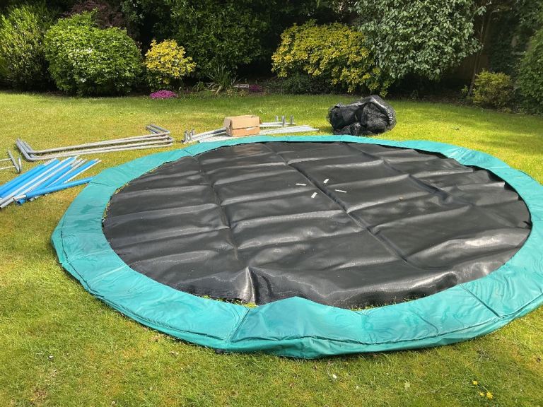 Kanga 14ft round trampoline 