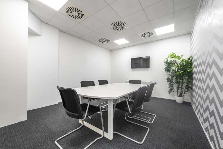 Portsmouth - PO63EZ \ Office Space for Rent - 4 Workstations