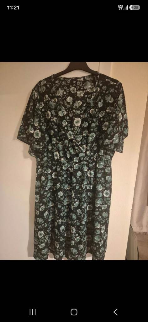 Black Floral Patterned Midi Dress – Good Condition