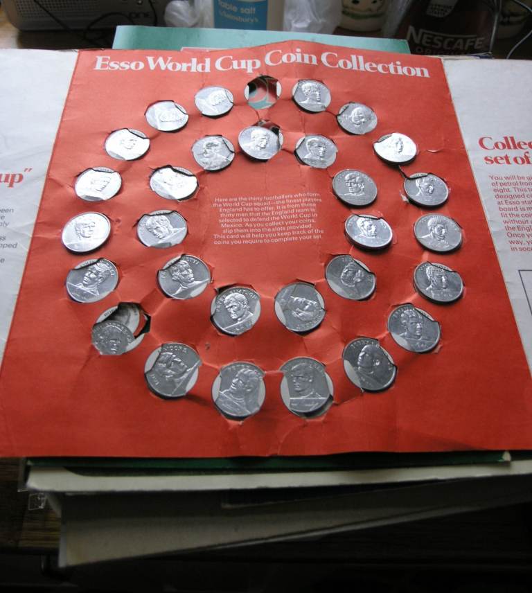 Collectors Esso 1970 World Cup Coins, FA Cup Winners Coins 1872 / 1972,Cricket Cards