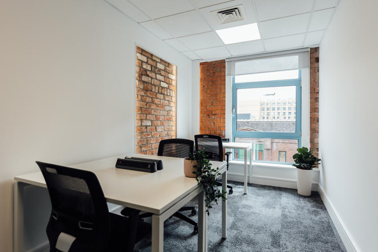 Belfast - BT27SL \ Compact Office for Rent for 1 Person