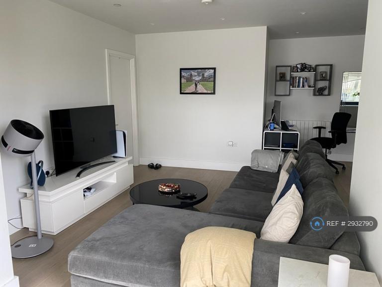 1 bedroom flat in Patterson Tower, London, SE3 (1 bed) (#2932790)