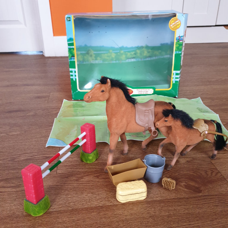Chestnut Ridge 2 Horses and Jump Set