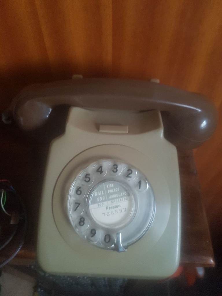Retro telephone 