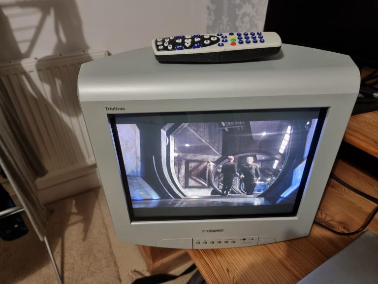 Sony Trinitron KV-14T1U 14" CRT Television
