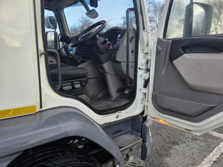 2019 DAF LF 230 18 TON GROSS 4X2 with Hyvalift Skip Gear