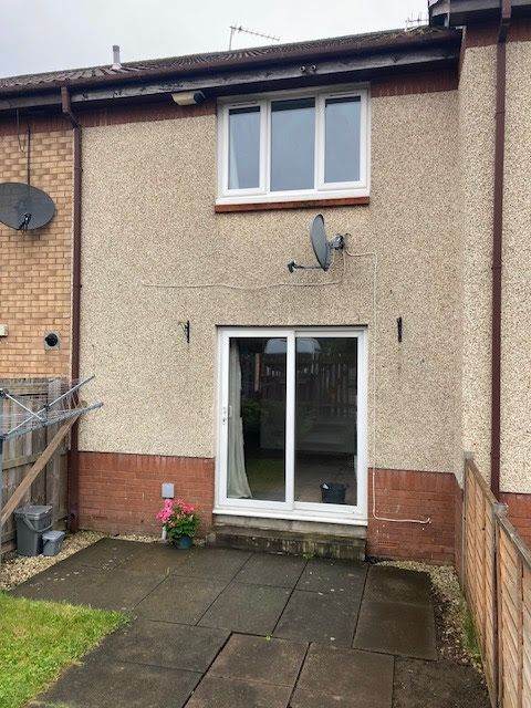 2 Bed Terraced House in Camelon with garden and parking