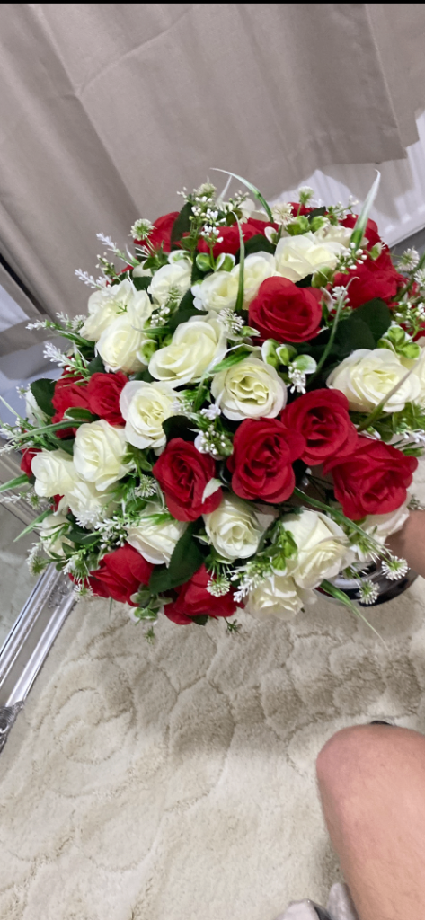 Flowers vase not included 