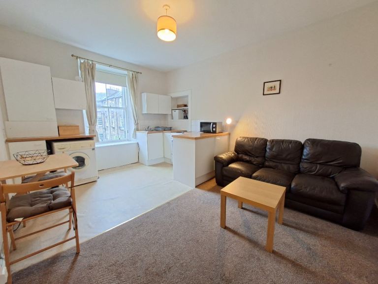 1 bedroom flat in Torphichen Place, Haymarket, Edinburgh, EH3 8DU