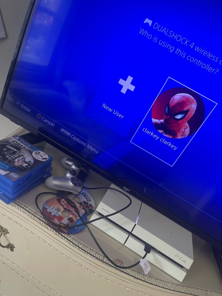 Ps4 console with 4 games 