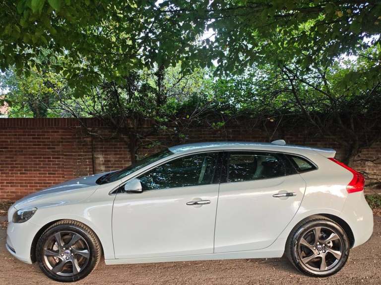 2013 Volvo V40 1.6 T4 SE Lux Nav Hatchback 5dr Petrol Powershift Euro 5 (s/s) (180 ps) Hatchback ...