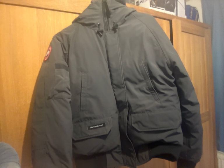Men’s genuine Canada Goose jacket have receipt as proof  